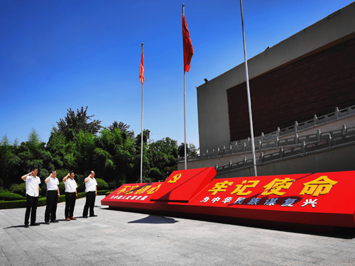 项目第二党支部重温入党誓词.jpg